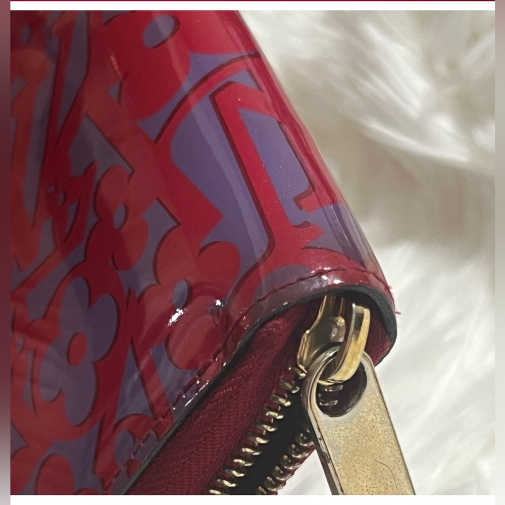 Louis Vuitton Limited Edition Monogram Vernis Rose-Indien Red/Purple Wallet - Picture 4 of 11